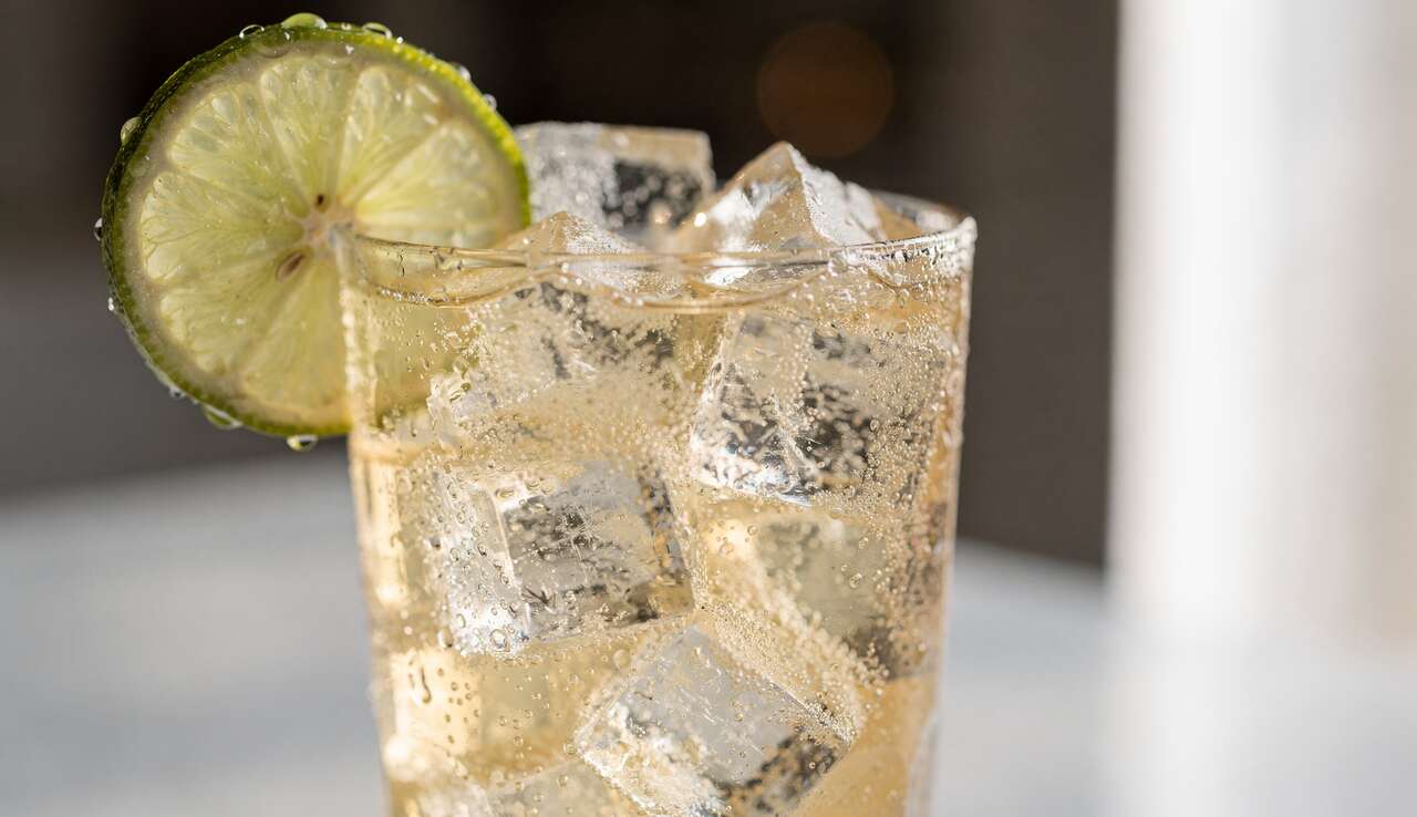 Cocktail Ginger Beer au Jus de Poire et Vodka : recette Rafraîchissante