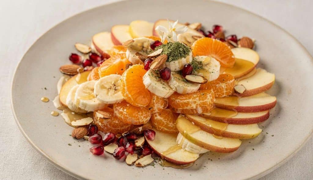 Salade de fruits d'hiver relevée à la fleur d'oranger