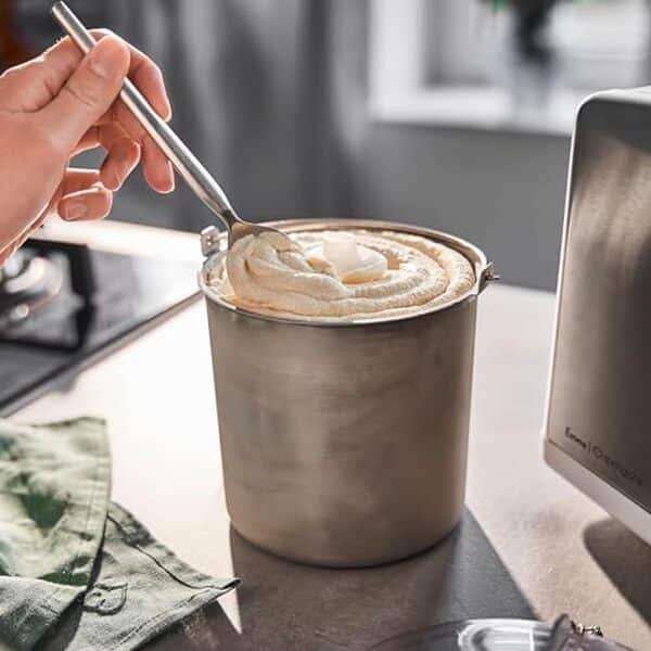 Découvrez notre test complet de la sorbetière Springlane Emma 150 W. Design élégant, performance optimale et facilité d'utilisation : trouvez l'appareil parfait pour vos desserts glacés maison.