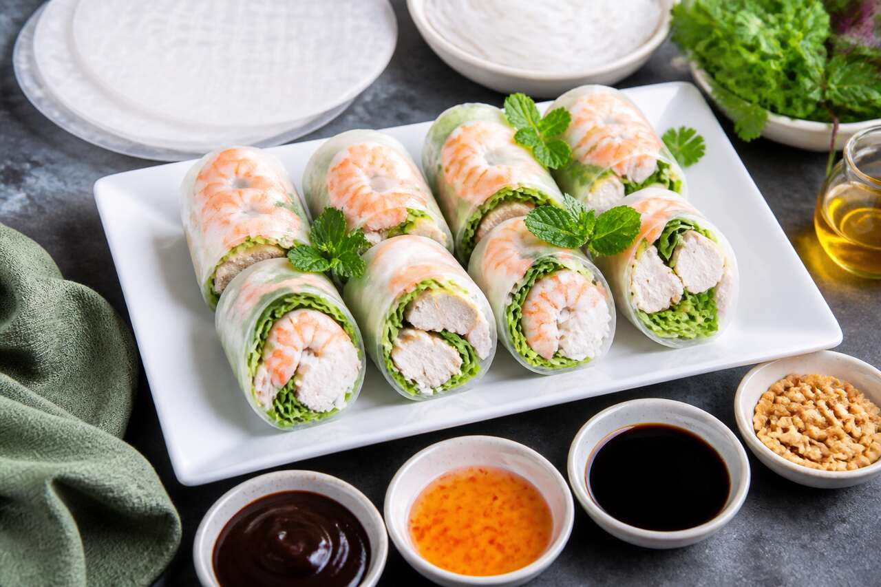 Rouleaux de printemps au poulet et crevettes : recette facile et savoureuse