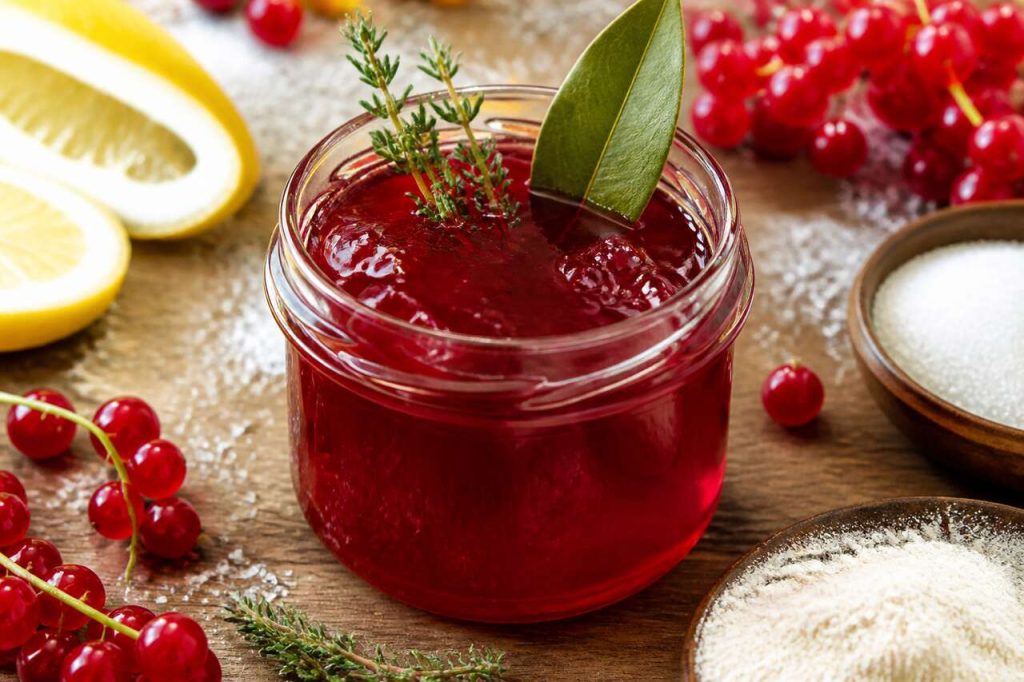 Gelée de groseille maison : recette facile et savoureuse